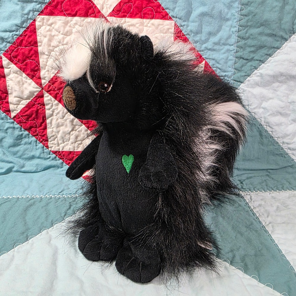 Portland Plush Steven Skunk 9" Stuffed‎ Animal Black White Green Heart
